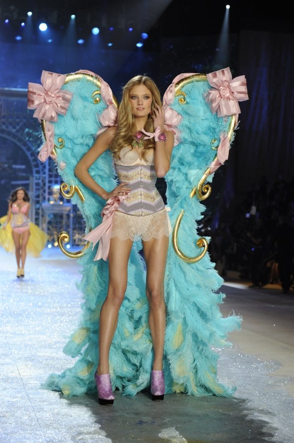 https://3.bp.blogspot.com/-l0JU2fAtIUY/UKbuibYjRNI/AAAAAAAASU4/1ygb3q-c5pA/s1600/victoria%27s+secret+fashion+show+2012+runway+(19).jpg
