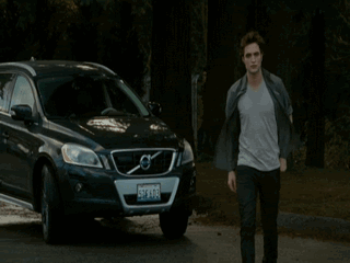 https://vampiressuck.blogcdn.p3k.hu/files/2014/09/Edward-s-Breath-taking-New-Moon-Entrance-twilight-series-31960139-320-240.gif